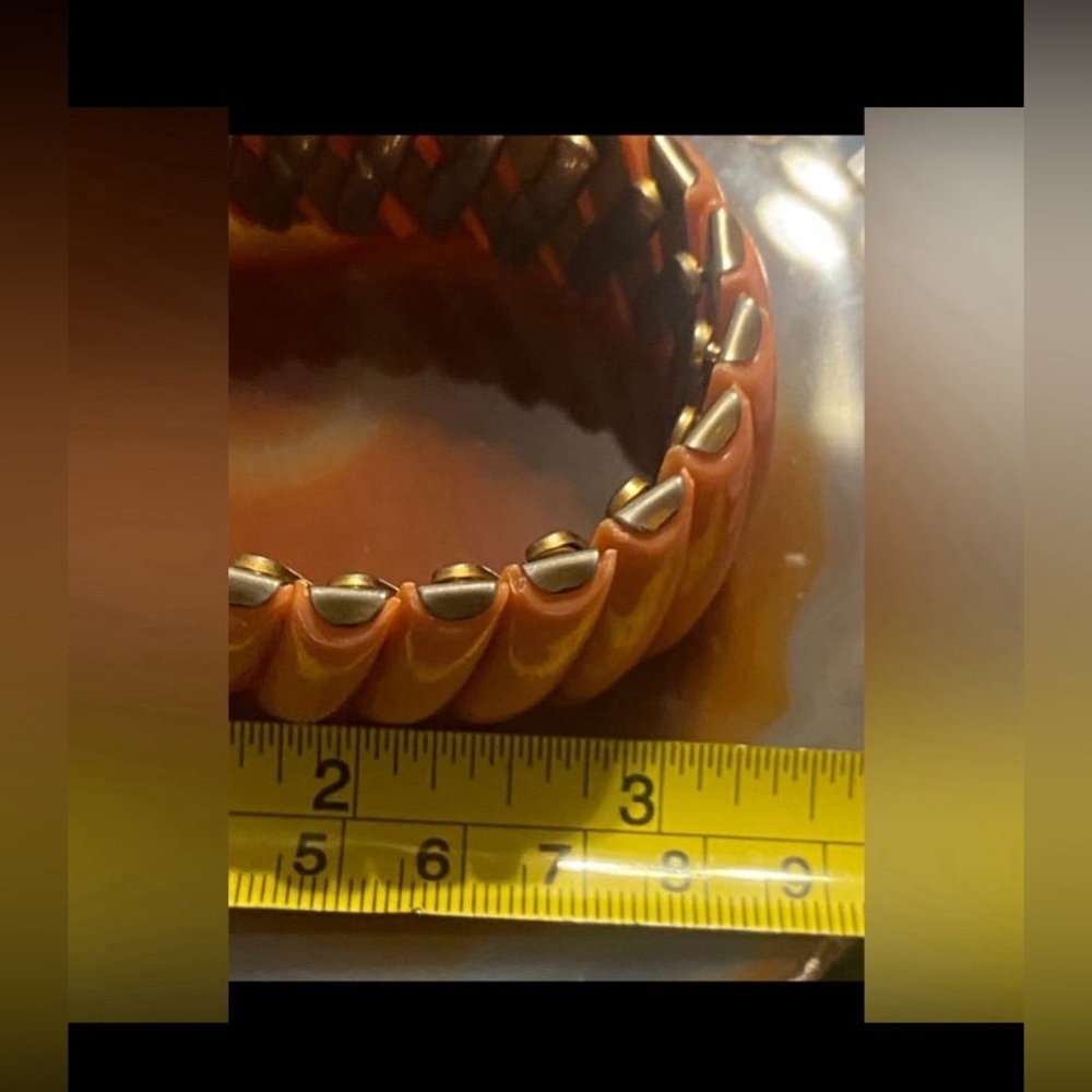 Vintage Gold Tone Coral Lucite Stretch Bracelet #9415 💎 SALE - Picture 6 of 15